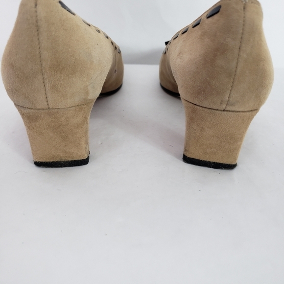Vaneli tan suede square toe pump black lace wide heel - Picture 5 of 7